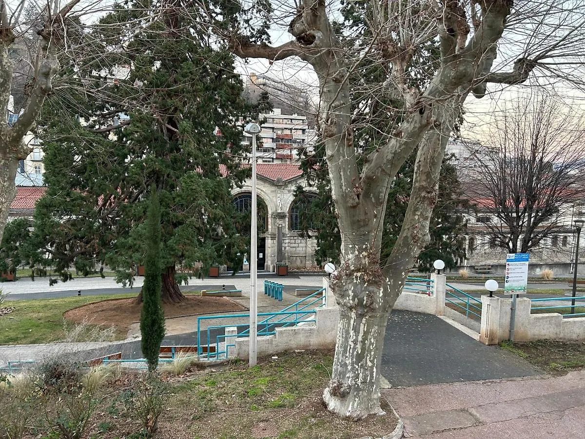 Residence L'Hermitage - Appart Face Aux Thermes Royat 0*,  France